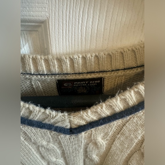 Point Zero - White Cable Knit Sweater - Picture 2 of 2